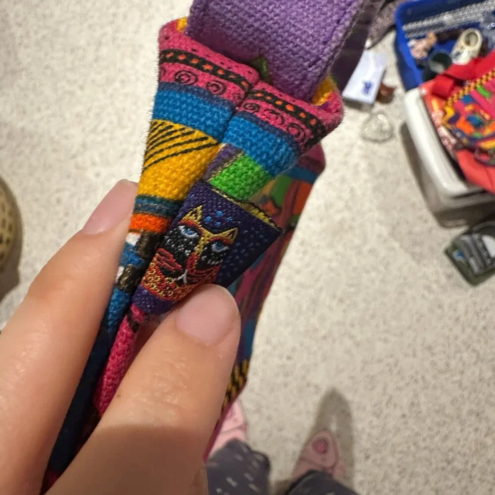 [SOLD] Vintage Laurel Burch Abstract Faces Purse - Picture 4 of 6